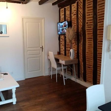 Appartement deux pièces - coeur de ville quartier cathédrale Tours Exterior foto