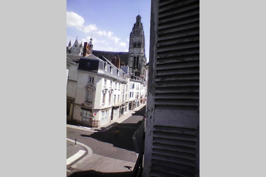 Appartement deux pièces - coeur de ville quartier cathédrale Tours Exterior foto